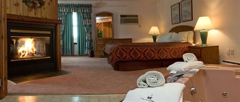 Crescent Lodge & Country Inn (Adults Only) Cresco Εξωτερικό φωτογραφία